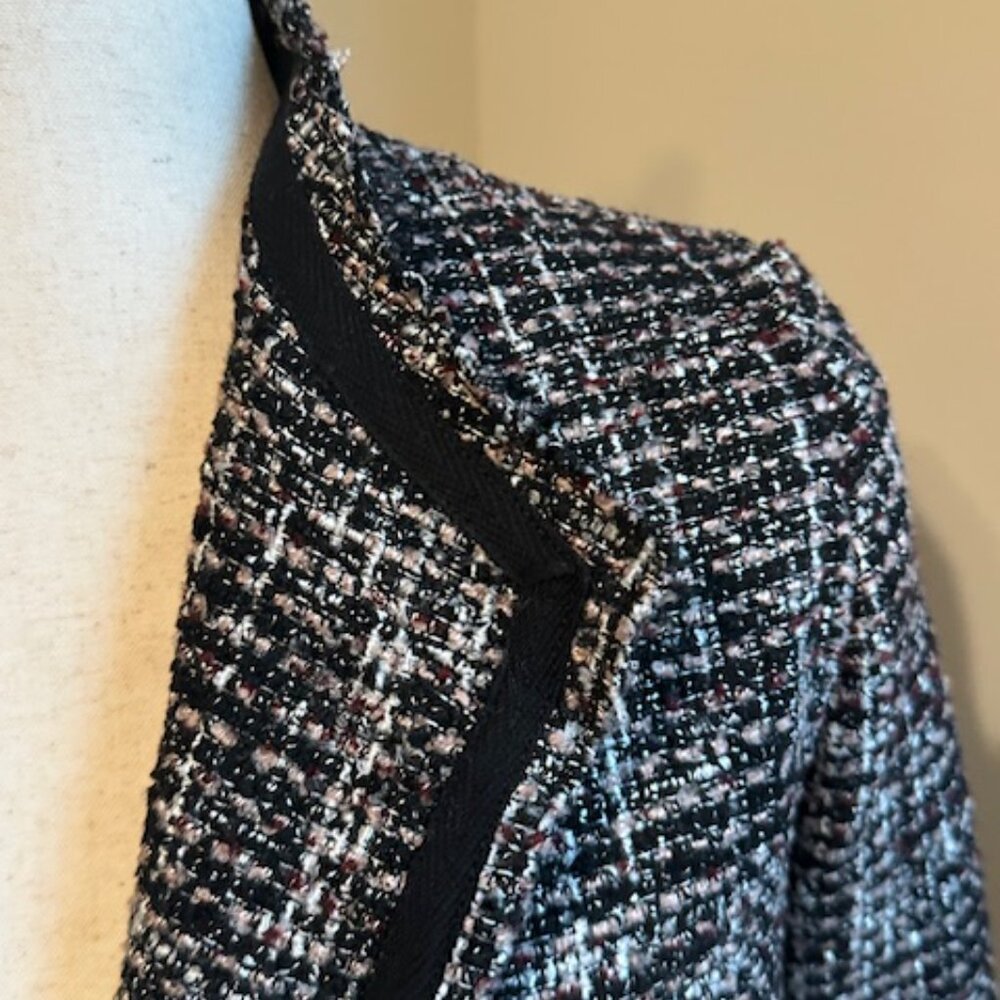 Brand new Banana Republic Jacket, Size XS - Picture 4 of 11